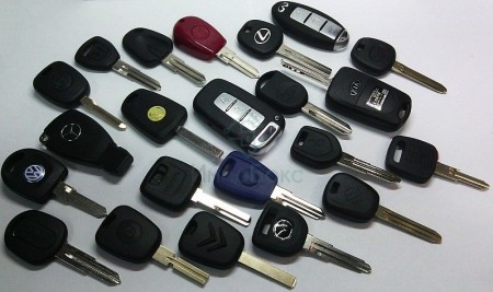 ассортимент автомобильных ключей